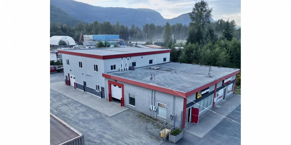 A&B 724 COMMERCIAL AVENUE Kitimat Photo 2 A&B 724 COMMERCIAL AVENUE Kitimat Photo 2